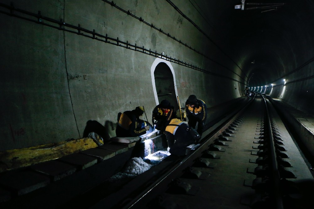 临淄铁路运营隧道病害现状